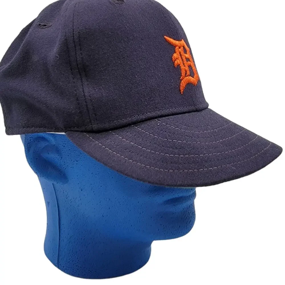Detroit Tigers MLB Navy Blue Baseball Cap Autographed Brady Anderson Size 7 1/4